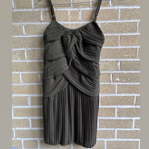 NWOT Ruffle dress in army green - Picture 1 of 2